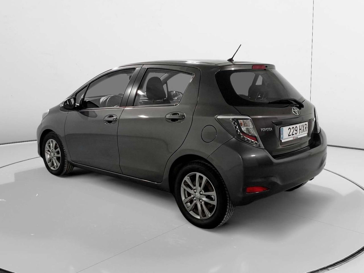 Toyota Yaris 90D City - foto 4