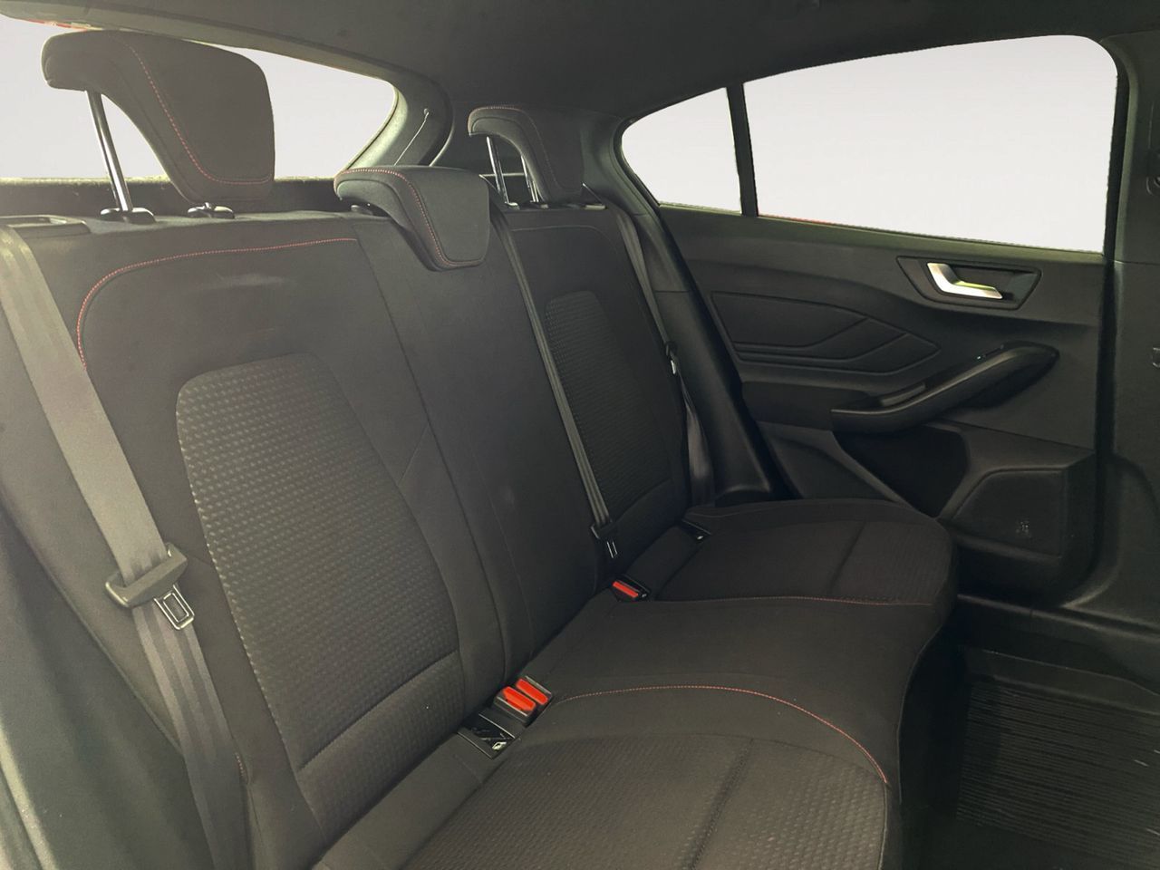 Ford Focus 1.0 EcoBoost ST-Line - foto 10