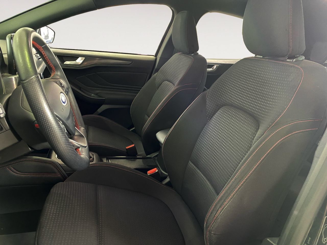 Ford Focus 1.0 EcoBoost ST-Line - foto 9