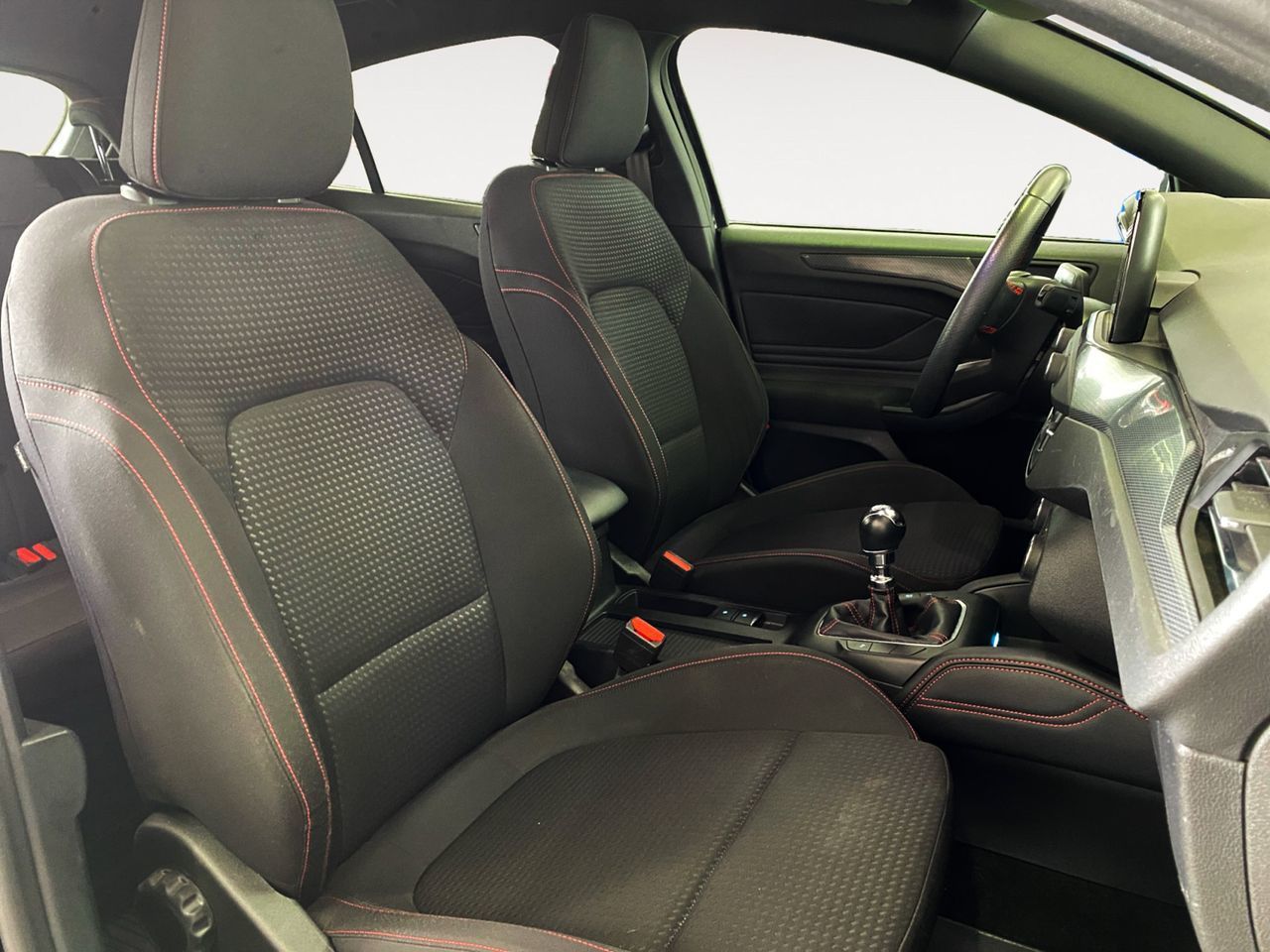 Ford Focus 1.0 EcoBoost ST-Line - foto 11