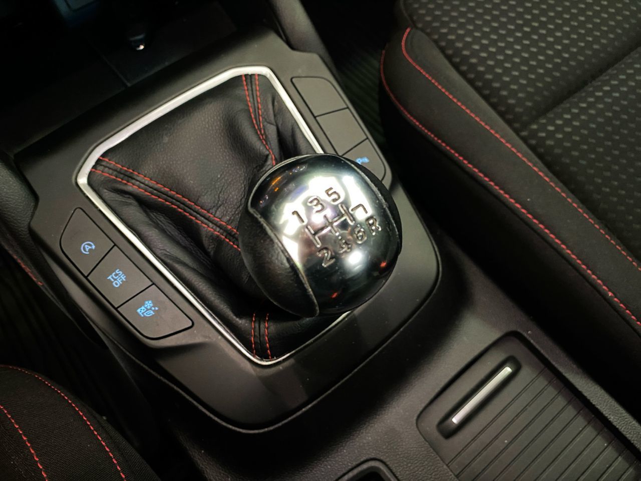 Ford Focus 1.0 EcoBoost ST-Line - foto 13