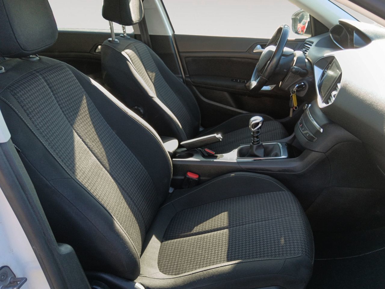 Peugeot 308 PureTech Business Line - foto 11