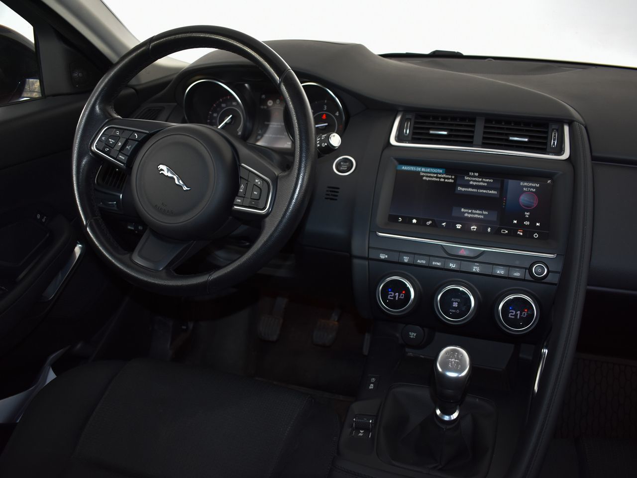 Jaguar E-Pace 2.0D - foto 8