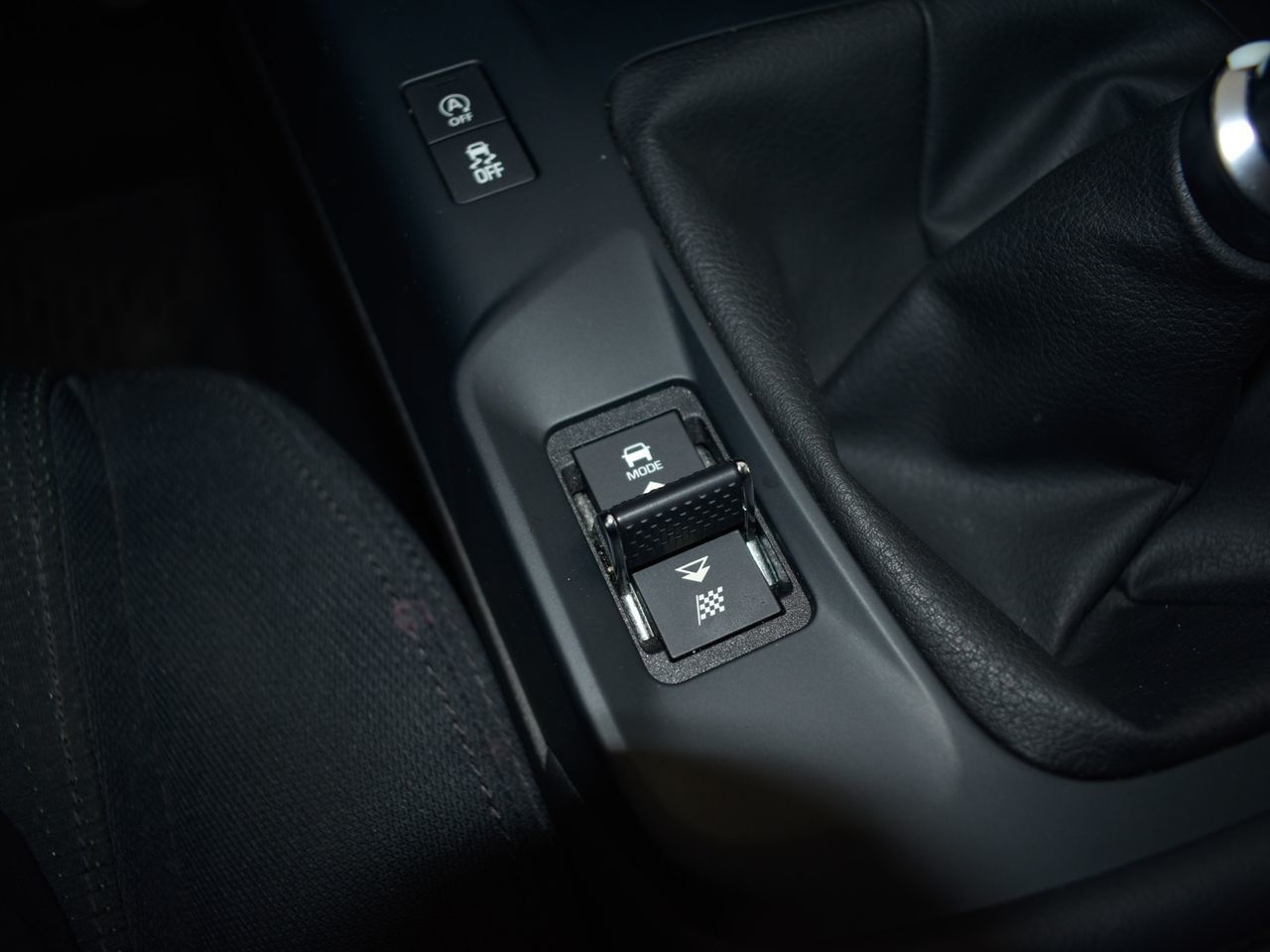 Jaguar E-Pace 2.0D - foto 24