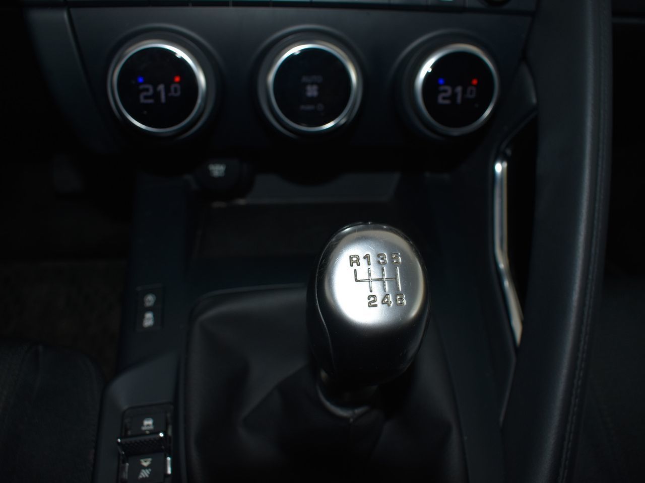 Jaguar E-Pace 2.0D - foto 13