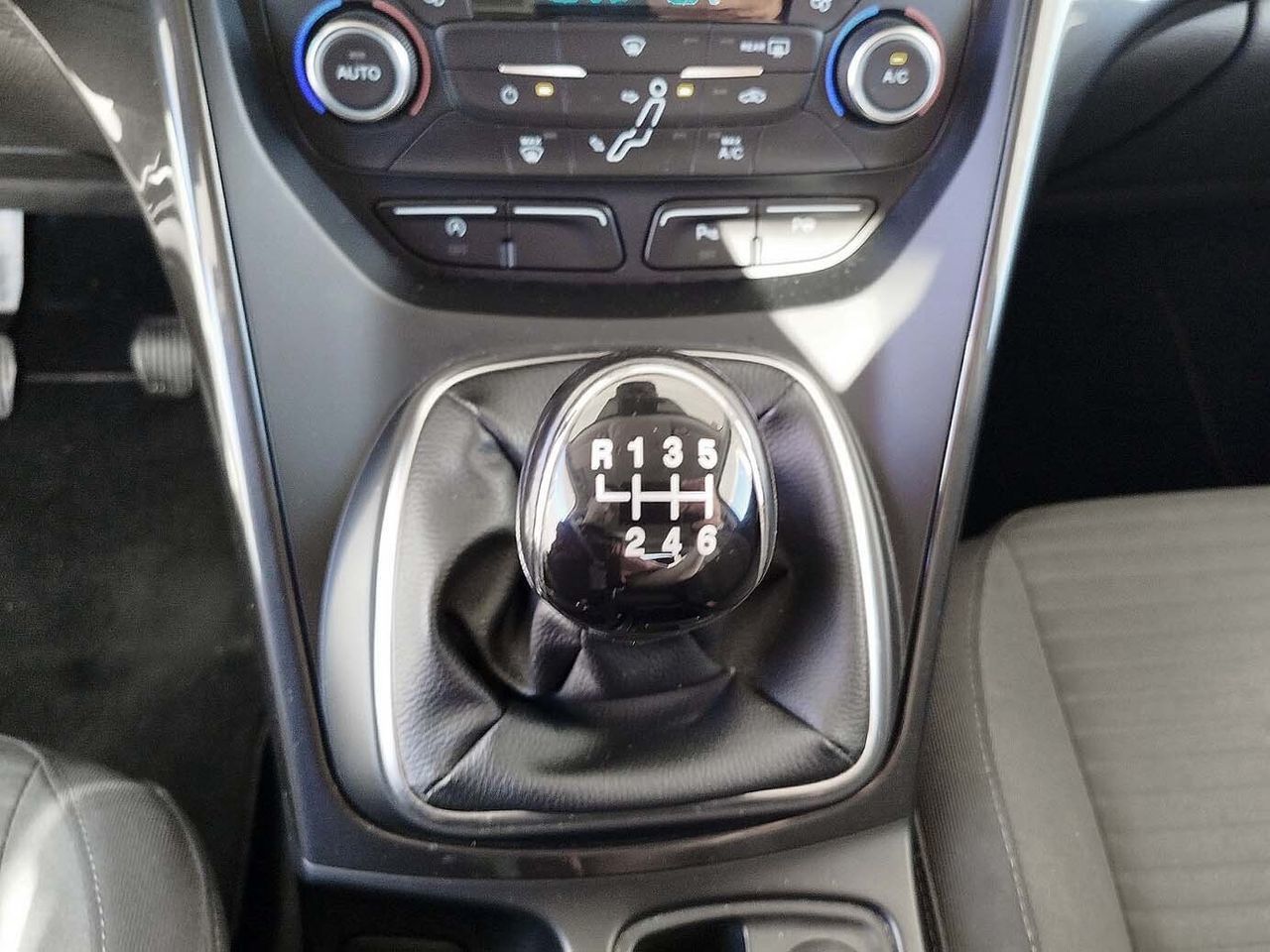 Ford Grand C-Max 1.0 EcoBoost Titanium - foto 13