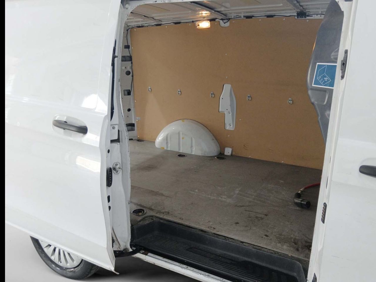 Mercedes-Benz Vito Furgon e-Vito 112 Larga - foto 10