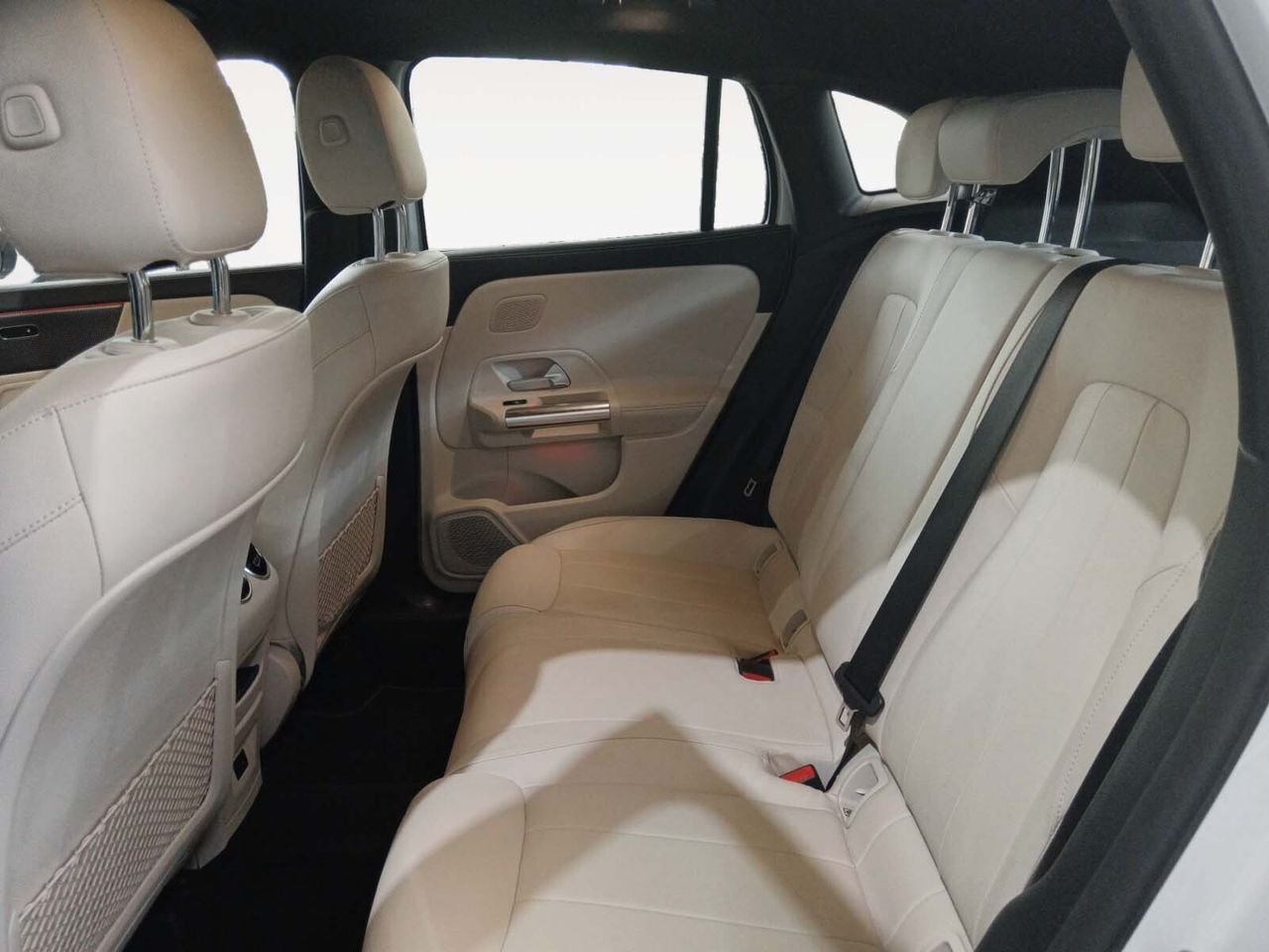 Mercedes-Benz GLA 220 d 4Matic - foto 10