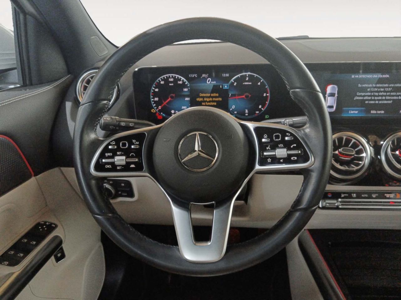 Mercedes-Benz GLA 220 d 4Matic - foto 8