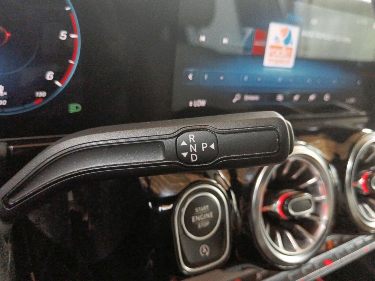 Mercedes-Benz GLA 220 d 4Matic - foto 14