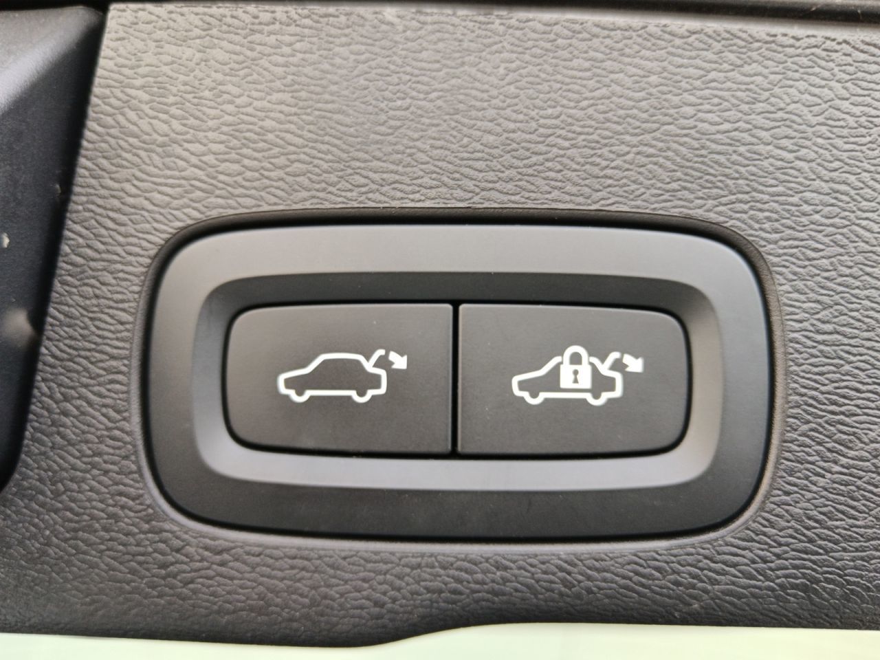 Volvo XC60 B4 D Plus Dark - foto 13