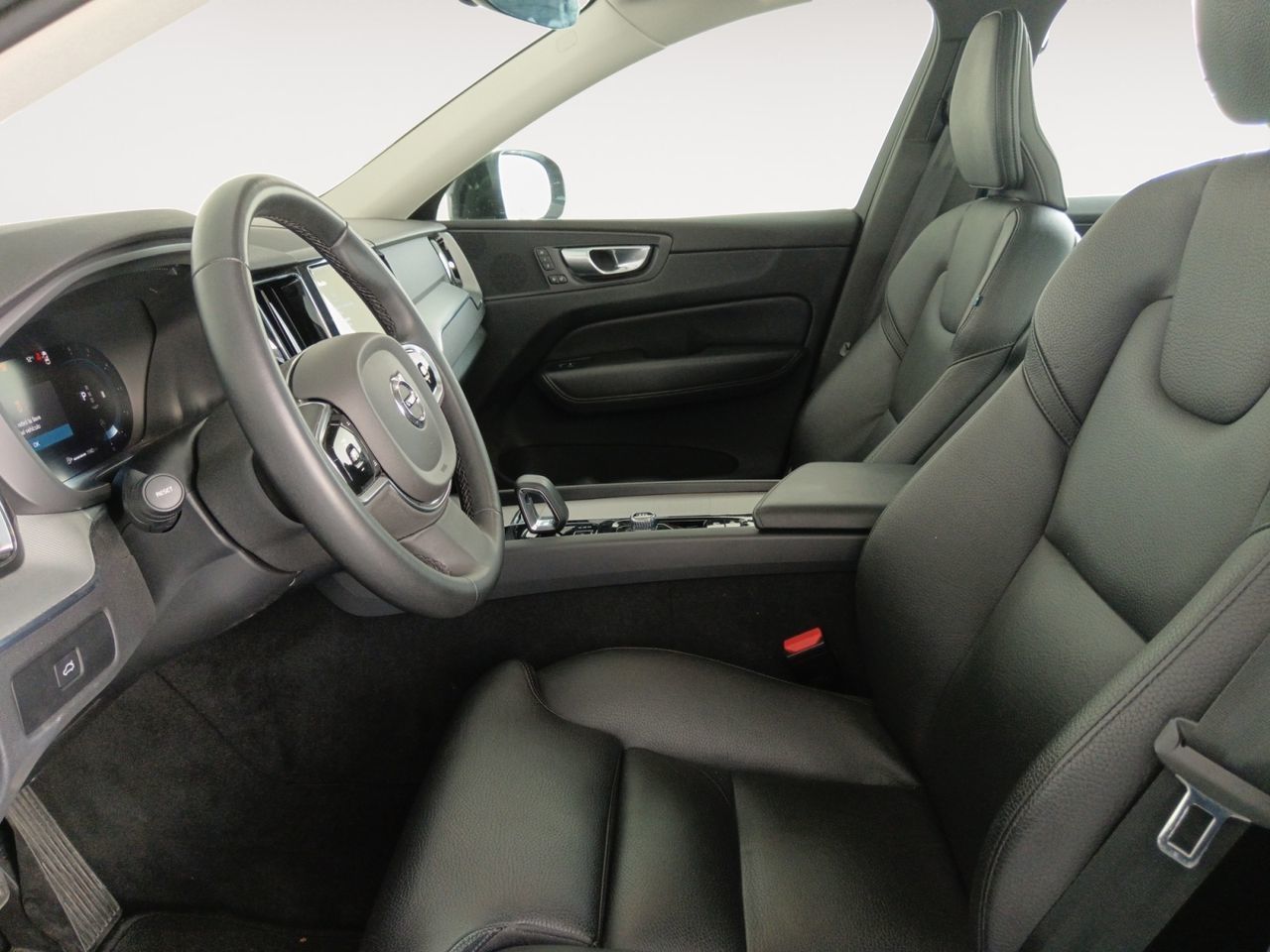 Volvo XC60 B4 D Plus Dark - foto 9