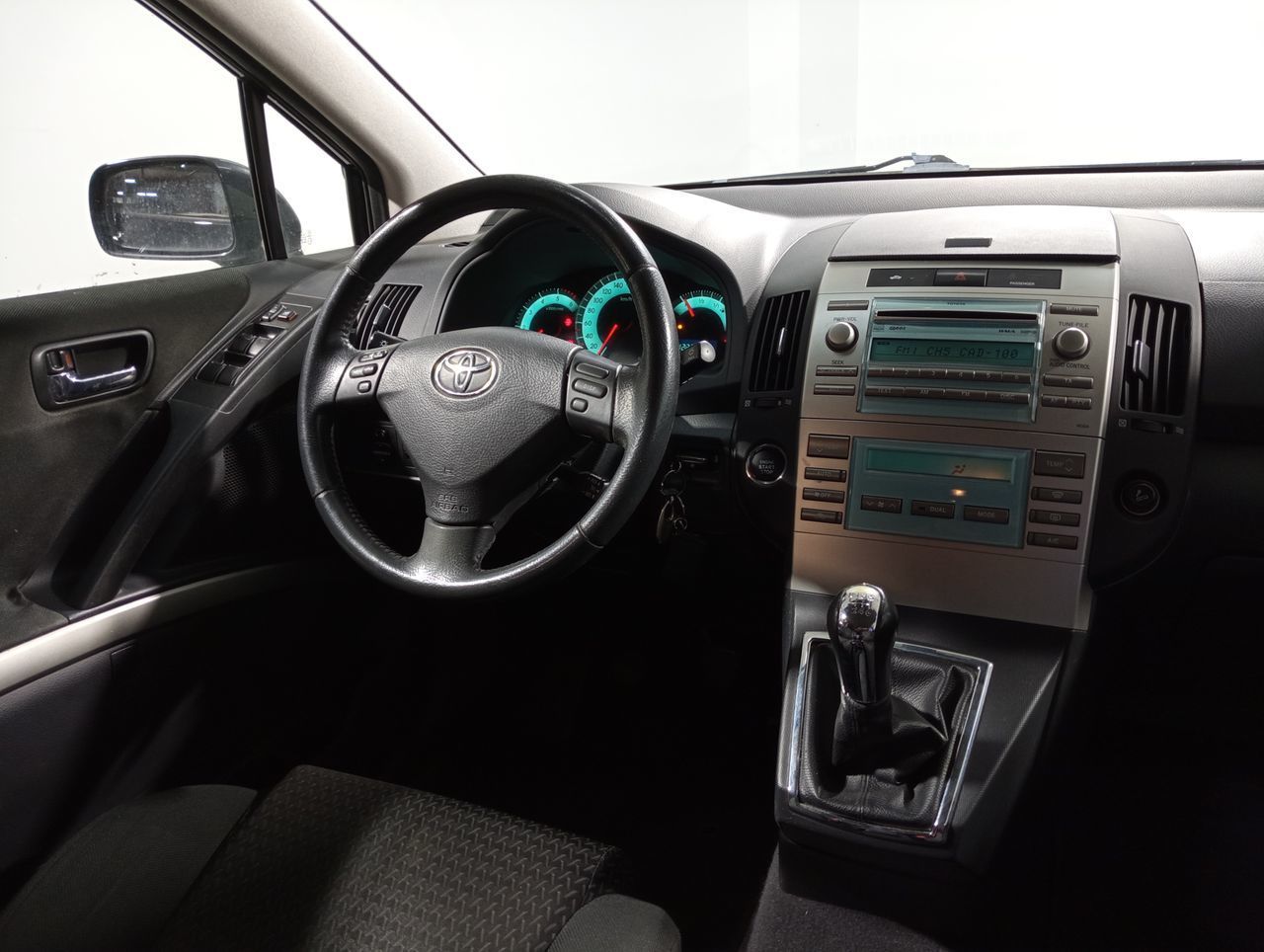 Toyota Corolla 2.2 D-4D Sol - foto 7