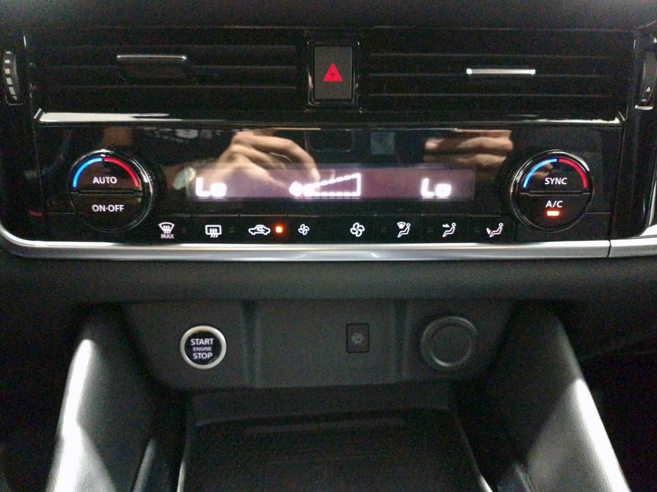 Nissan Qashqai DIG-T 158 mHEV N-Connecta CVT - foto 21