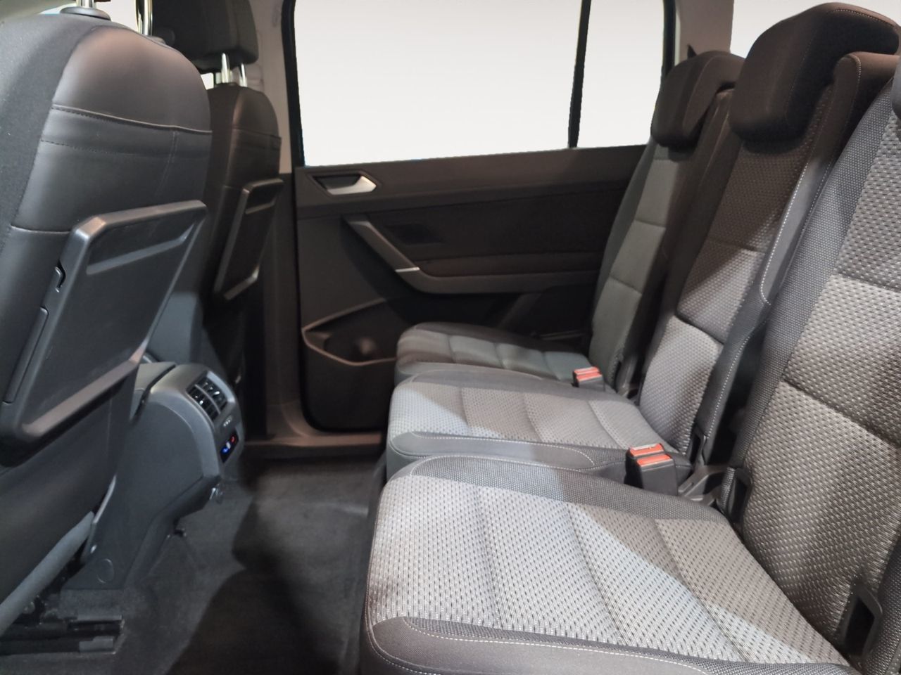 Volkswagen Touran Advance 2.0 TDI DSG - foto 10