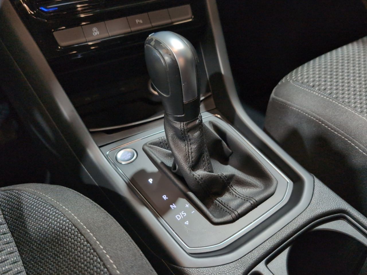 Volkswagen Touran Advance 2.0 TDI DSG - foto 13