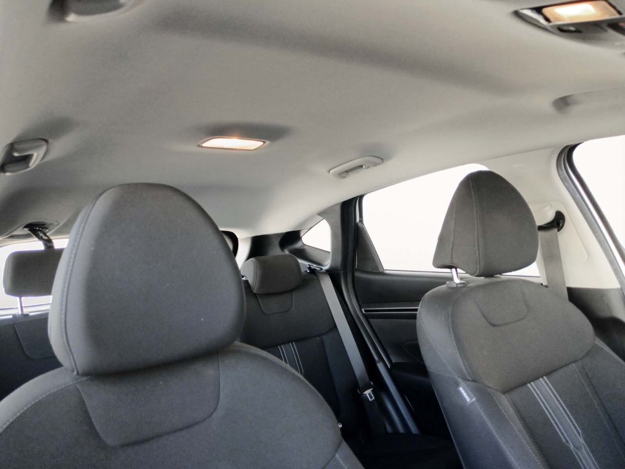 Hyundai Tucson 1.6 CRDi Maxx - foto 11