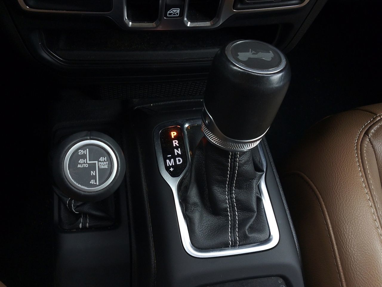 Jeep Wrangler 2.0 Sahara 8ATX - foto 12