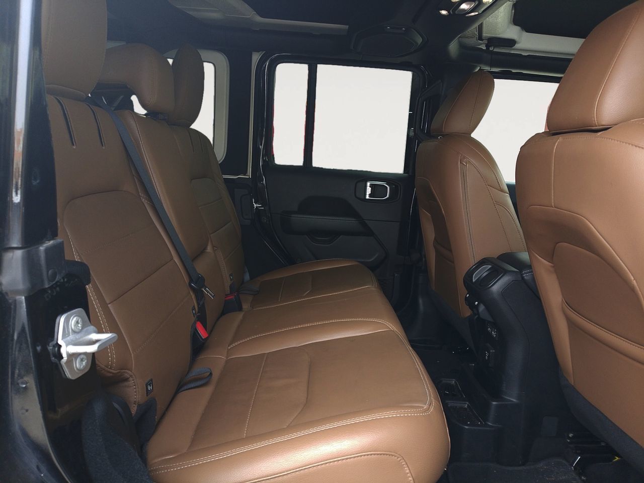 Jeep Wrangler 2.0 Sahara 8ATX - foto 9