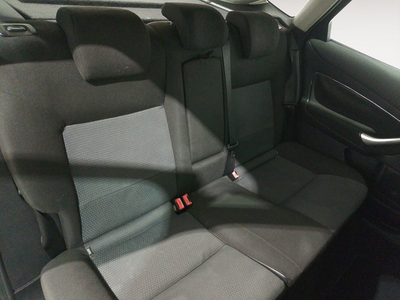 Ford Mondeo 1.8 TDCi Trend - foto 10