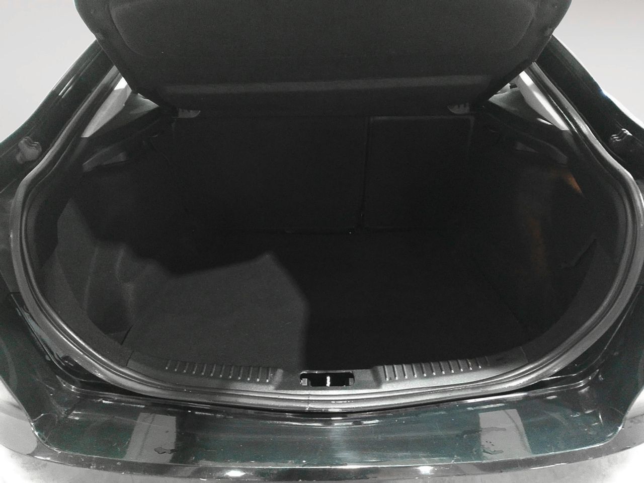 Ford Mondeo 1.8 TDCi Trend - foto 12