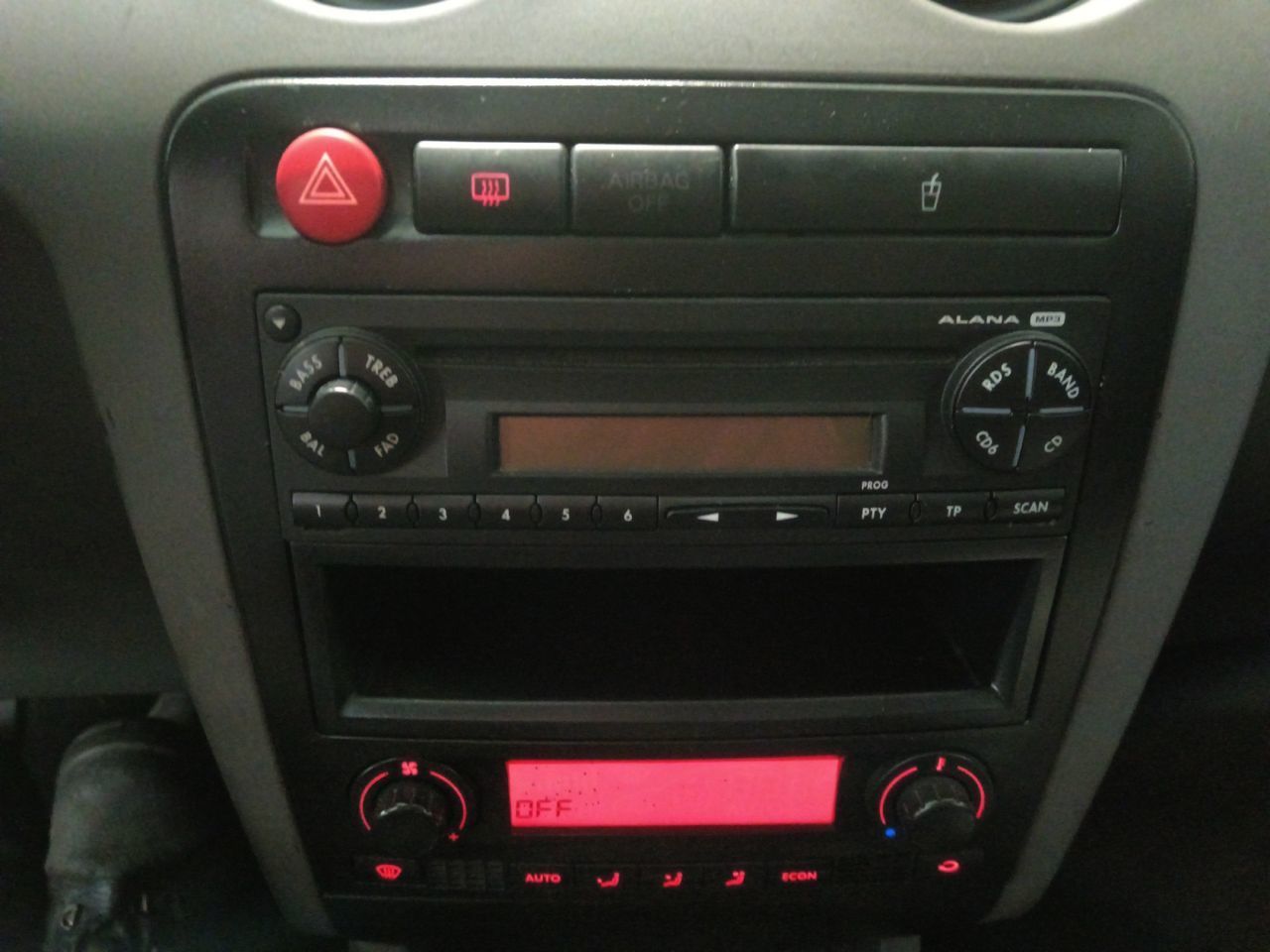 SEAT Ibiza 1.4 16V Stylance - foto 14