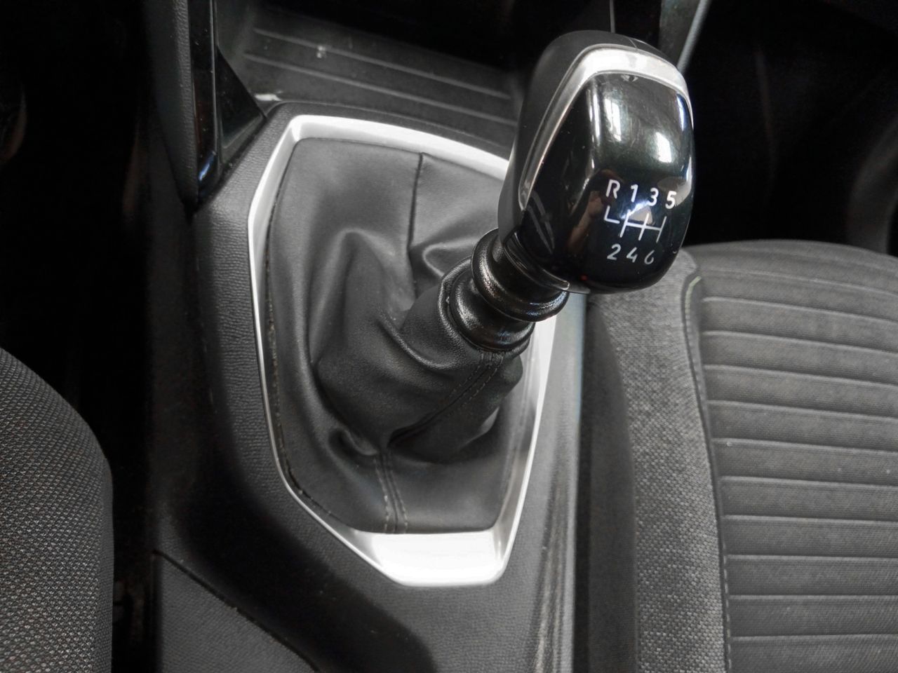 Peugeot 2008 PureTech 100 Active - foto 14