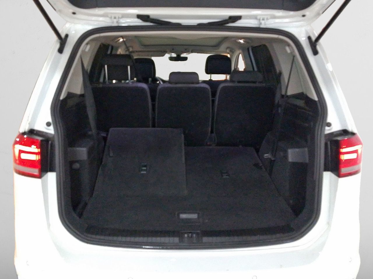 Volkswagen Touran Advance 2.0 TDI DSG - foto 13