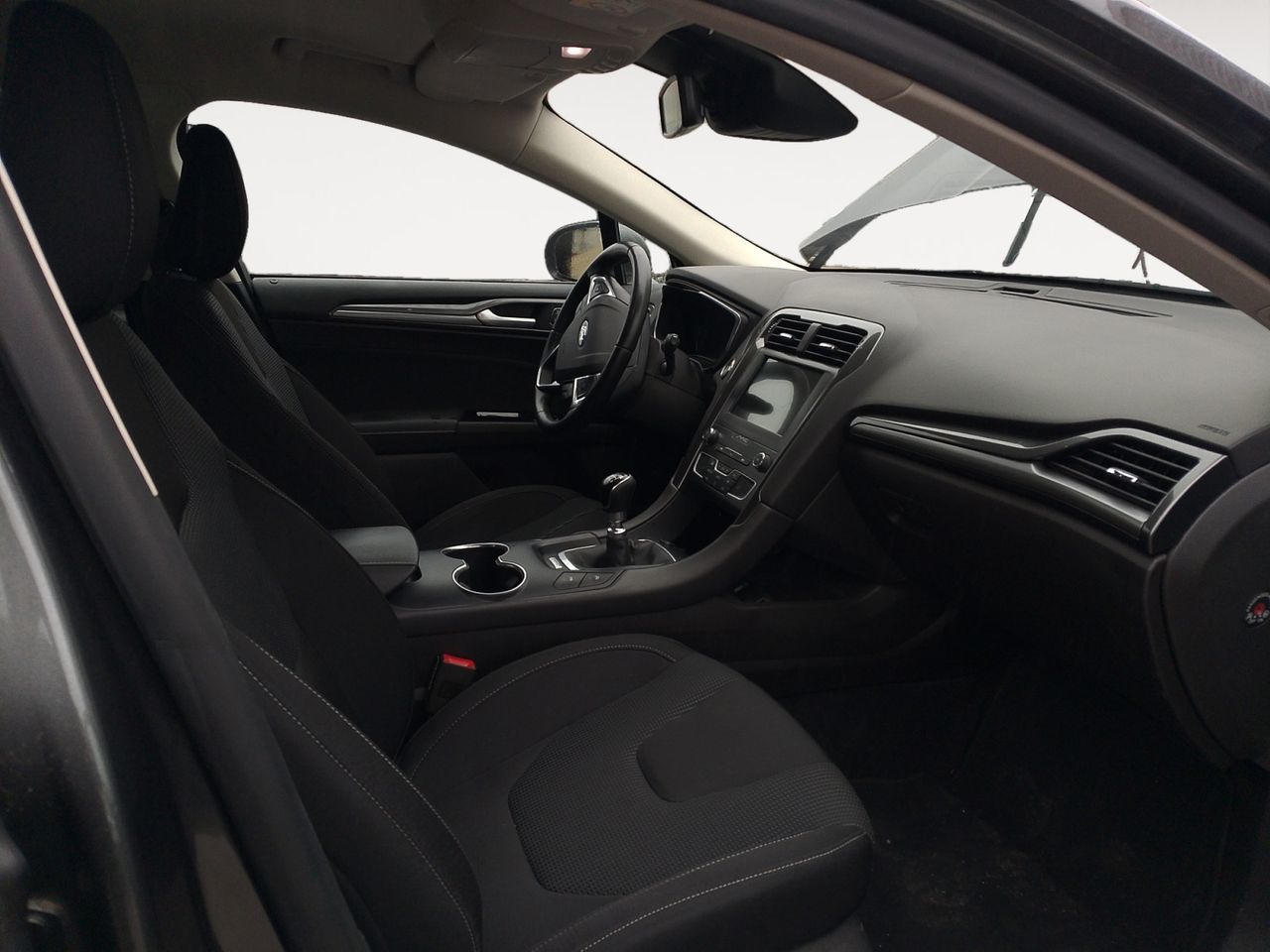 Ford Mondeo 1.5 EcoBoost Titanium - foto 11