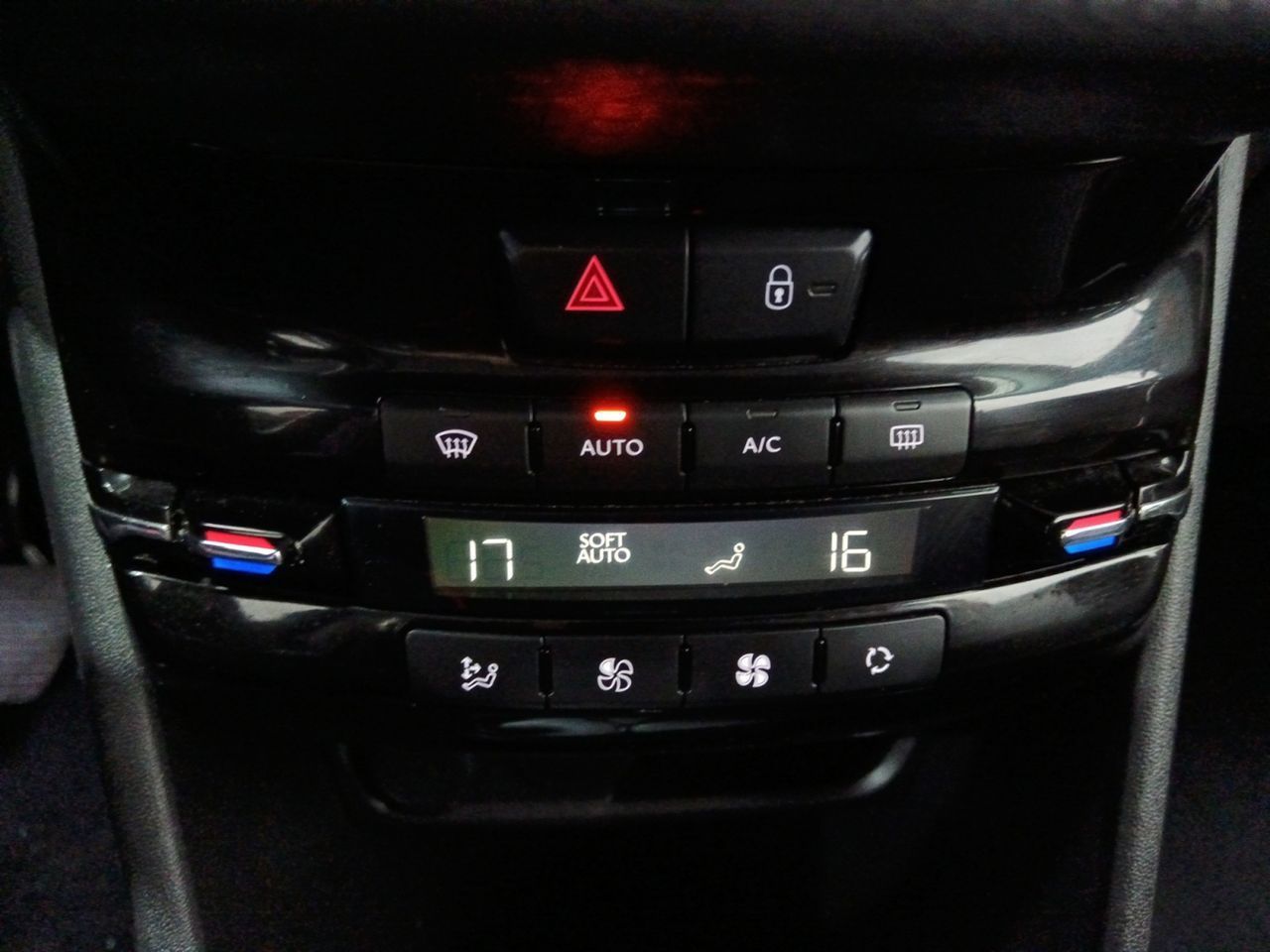 Peugeot 208 BlueHDi 100 Tech Edition - foto 19