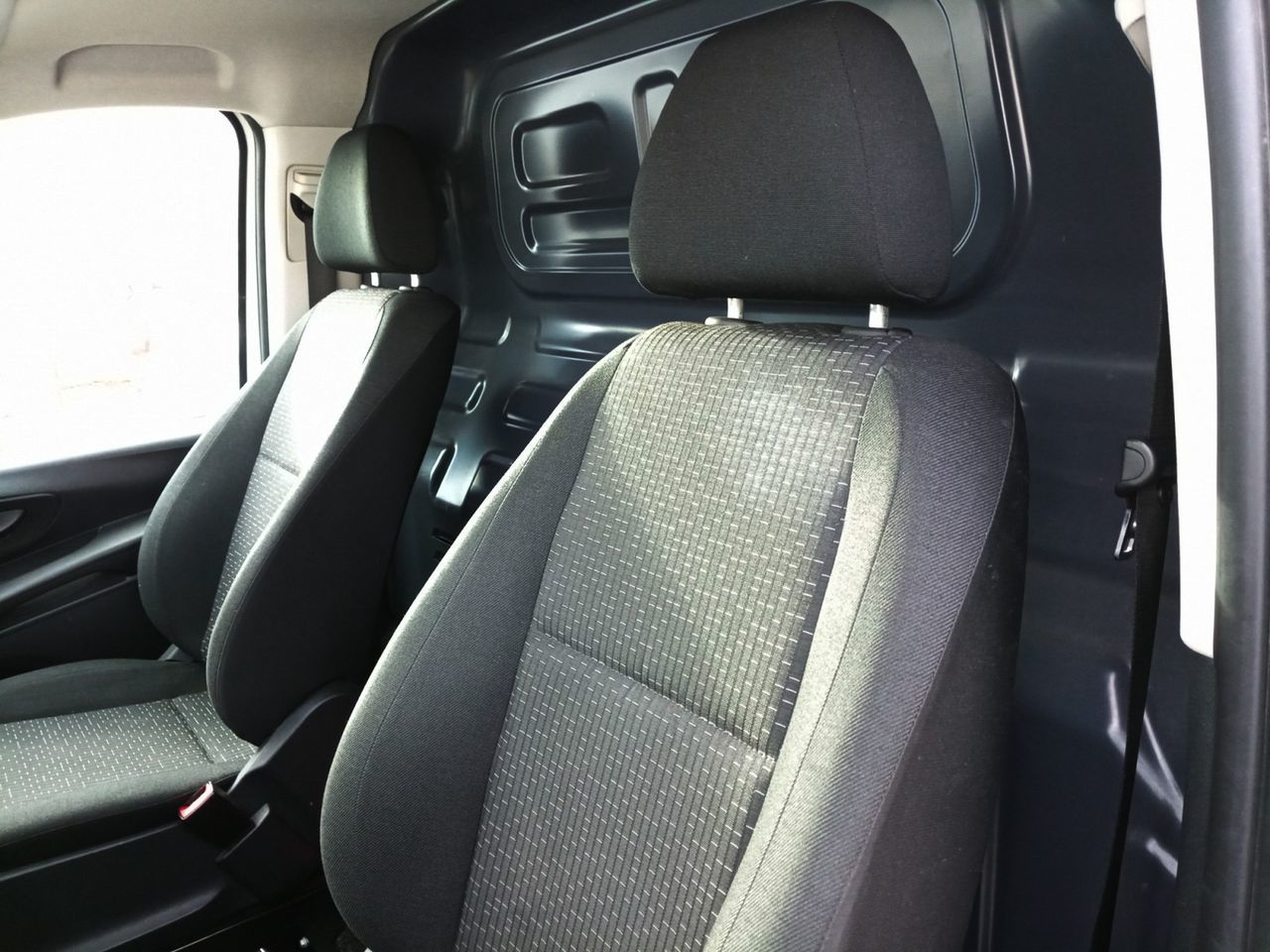 Mercedes-Benz Vito Furgon E-Vito 111 BEV Larga - foto 13