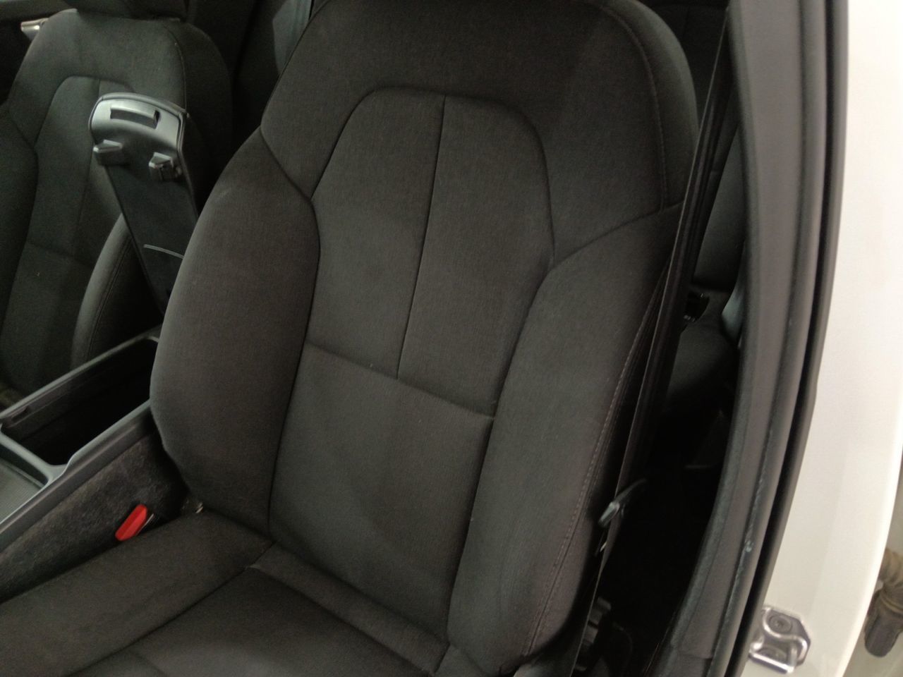 Volvo XC40 T2 Momentum Core - foto 21