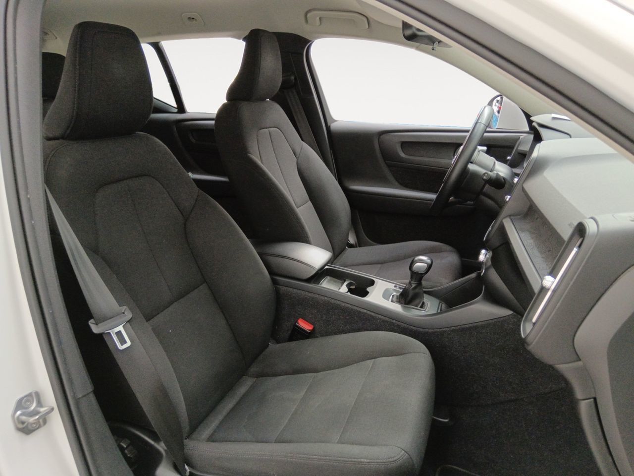 Volvo XC40 T2 Momentum Core - foto 11