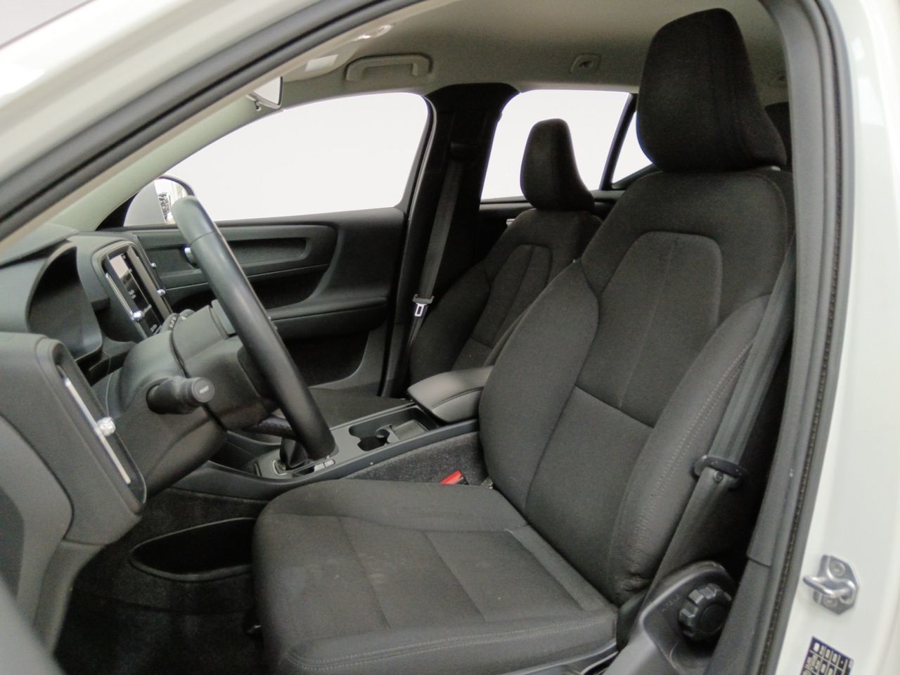 Volvo XC40 T2 Momentum Core - foto 9