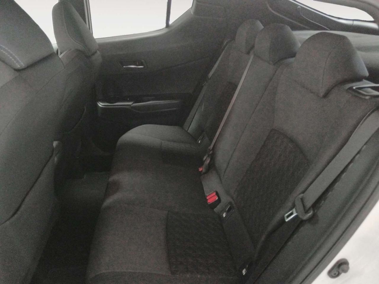 Toyota C-HR 180H Advance - foto 11