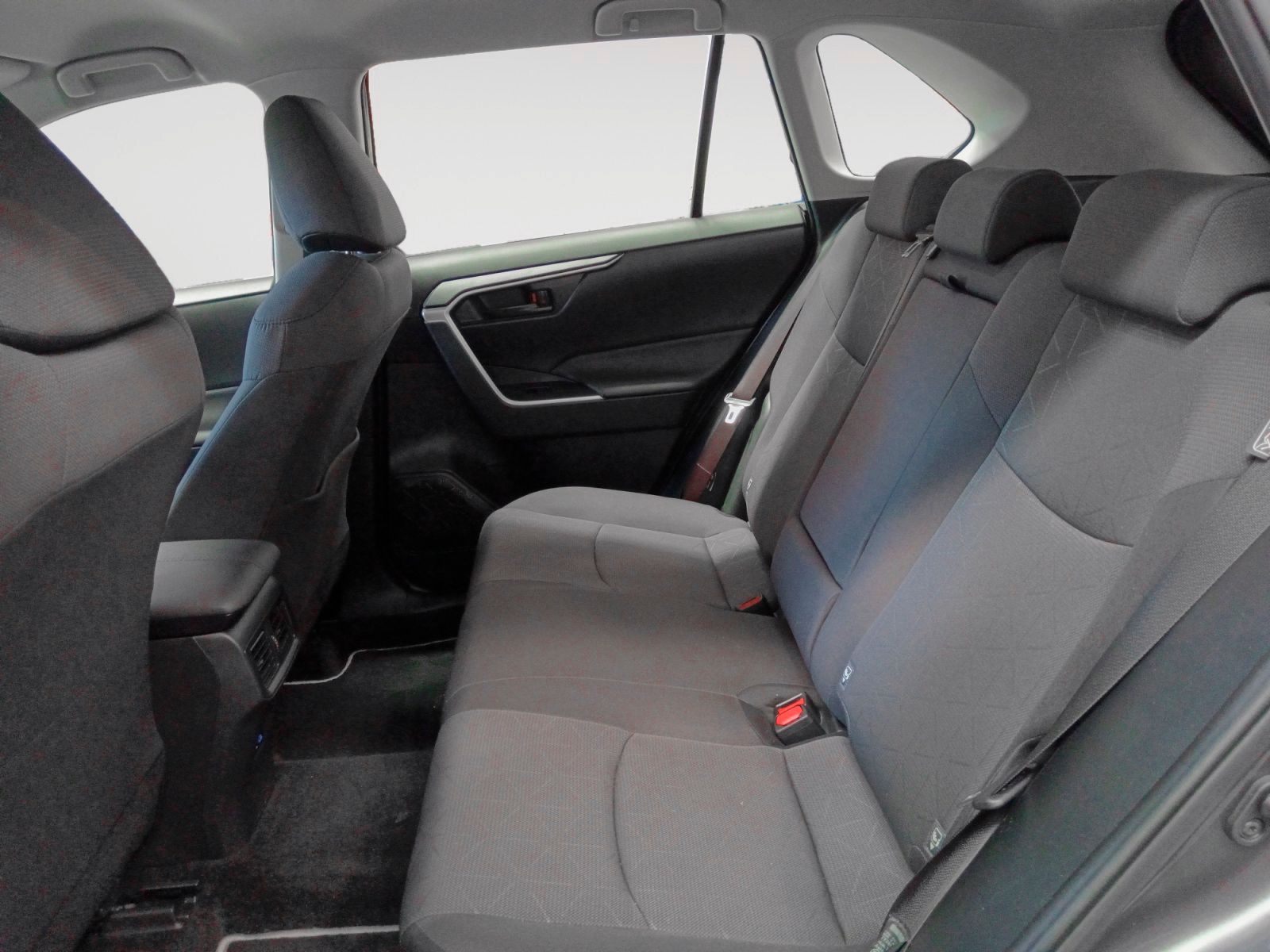 Toyota RAV4 220H Business - foto 12