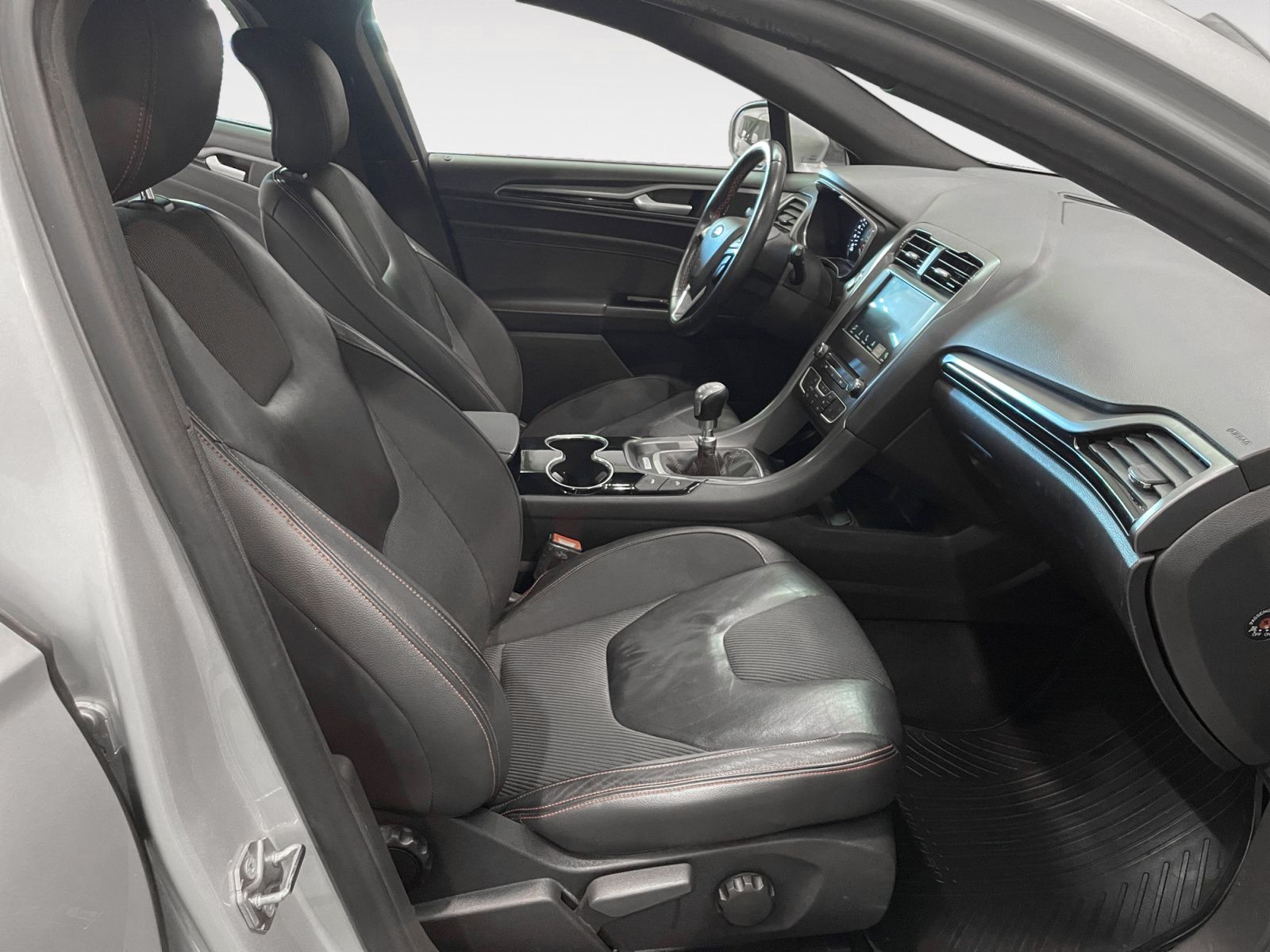 Ford Mondeo 2.0 TDCi ST-Line - foto 11