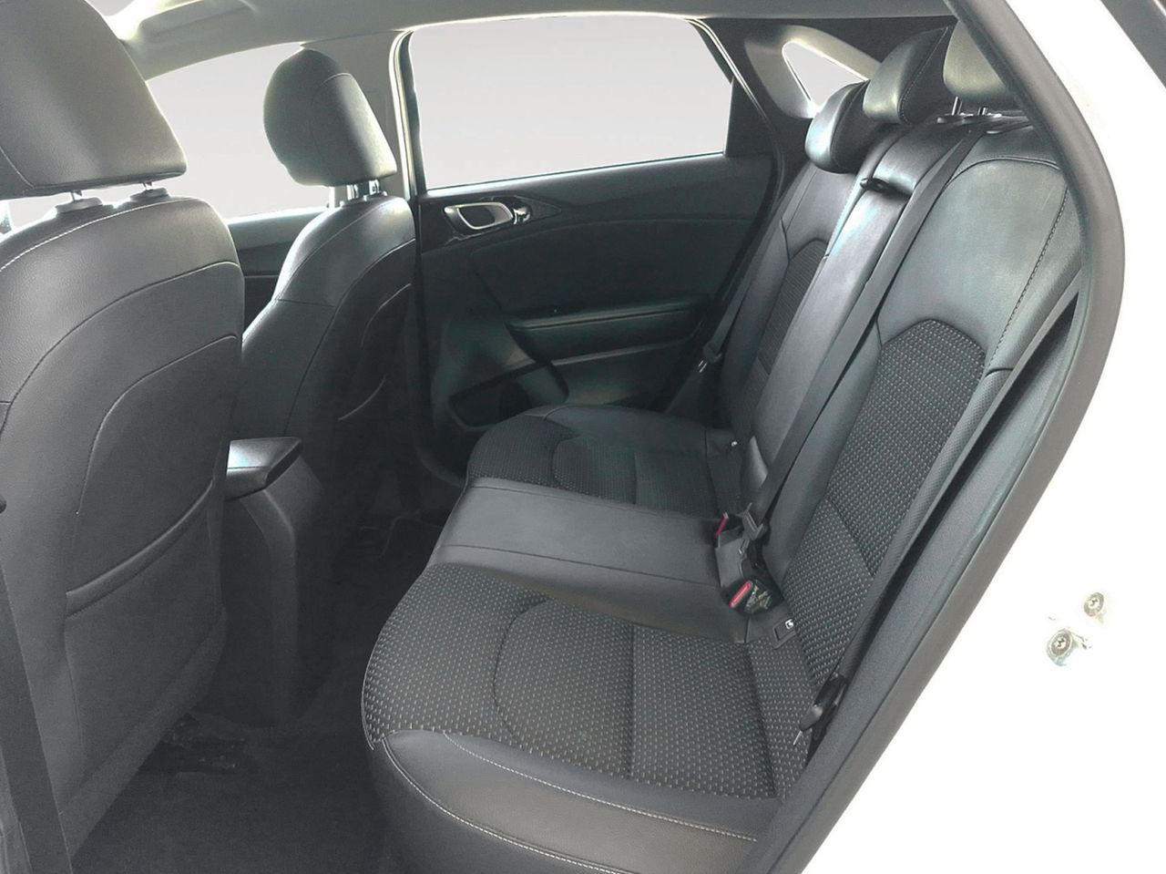 Kia Ceed 1.0 T-GDi Tech - foto 11
