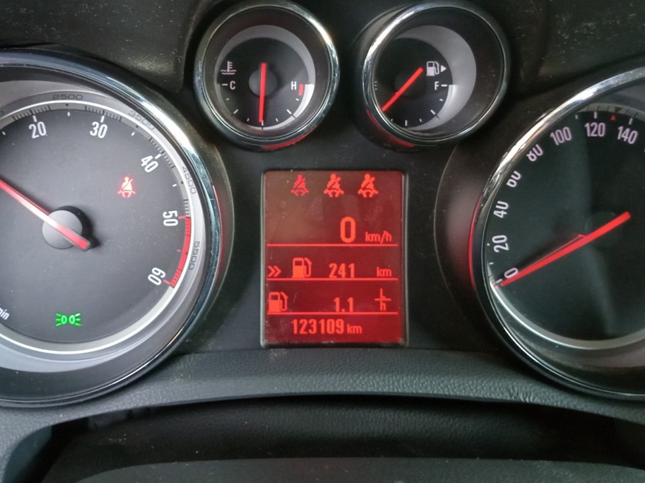 Opel Mokka 1.7 CDTi Excellence 4x2 - foto 11
