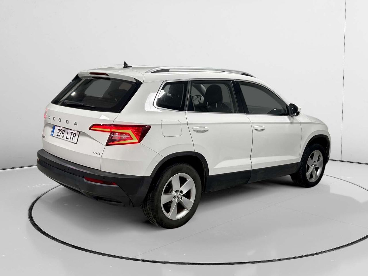 Škoda Karoq 2.0 TDI Ambition 4x4 DSG - foto 2