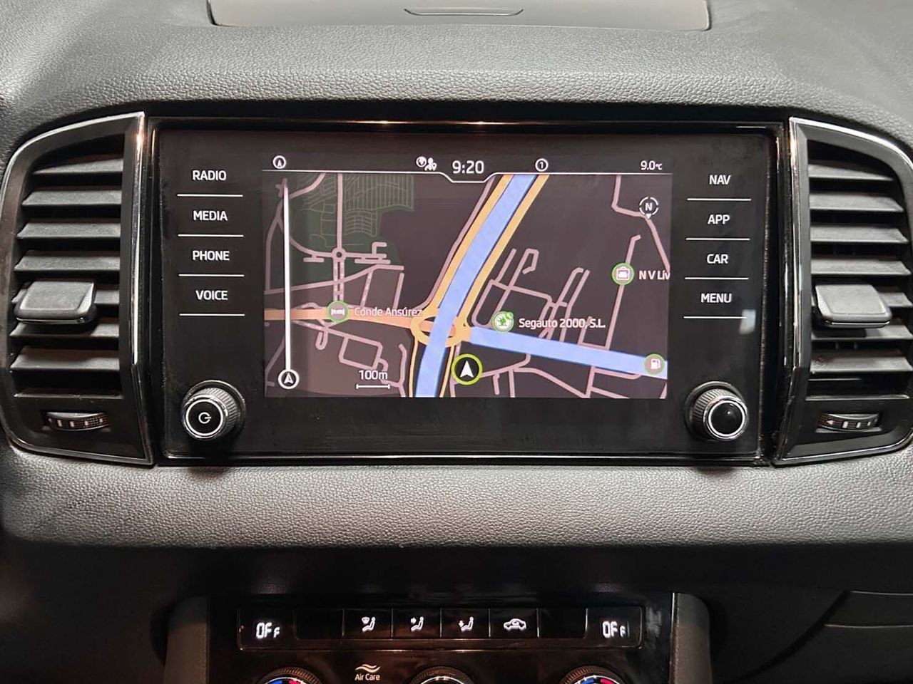 Škoda Karoq 2.0 TDI Ambition 4x4 DSG - foto 16