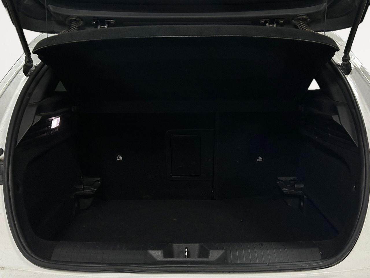 Opel Astra 1.2 Turbo XHT GS - foto 11