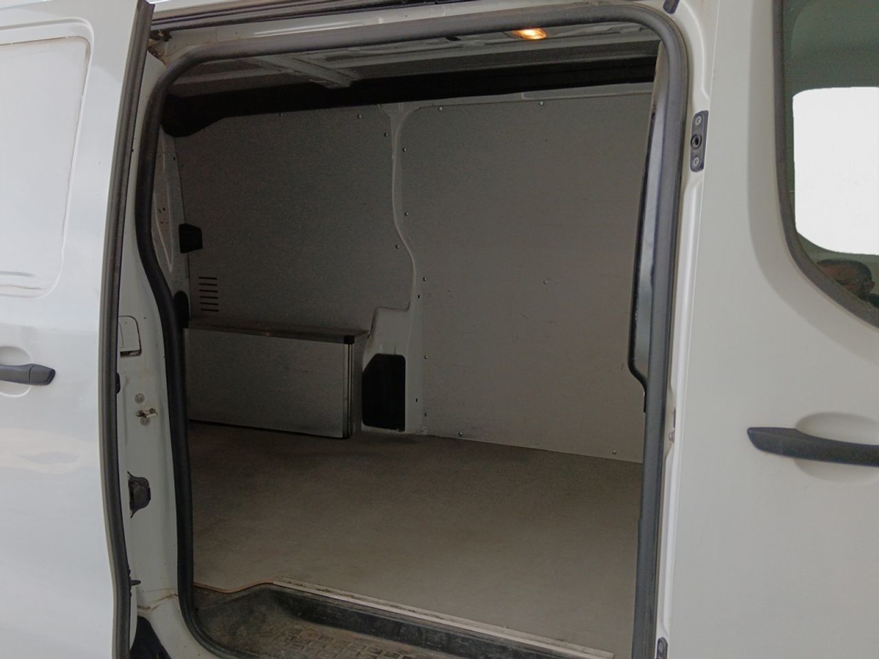 Opel Vivaro Furgon BlueHDi 120 - foto 10