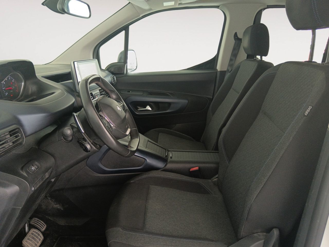 Peugeot Rifter PureTech 130 Allure Pack Standard EAT8 - foto 9