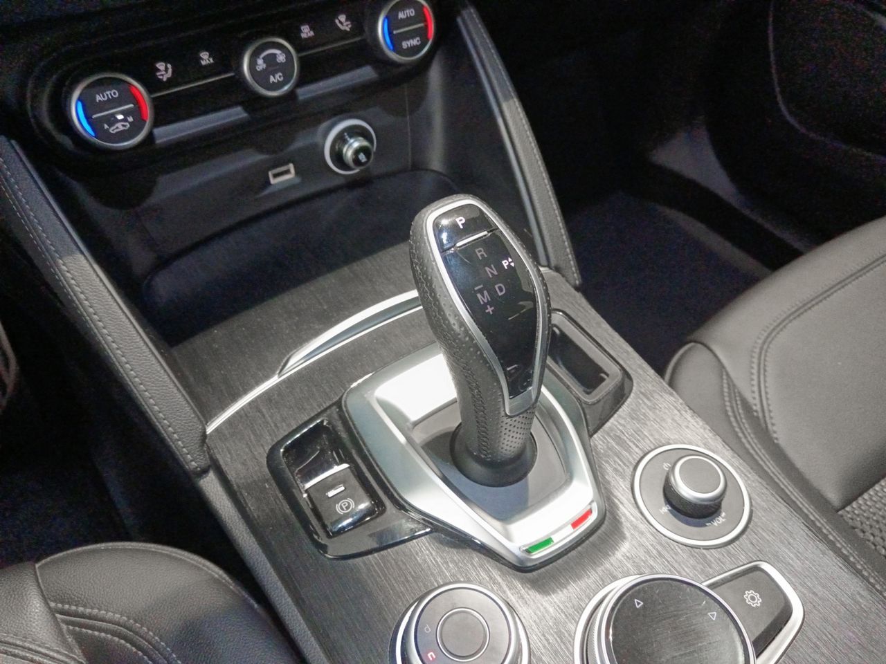 Alfa Romeo Stelvio 2.2 Diesel Sprint RWD - foto 15