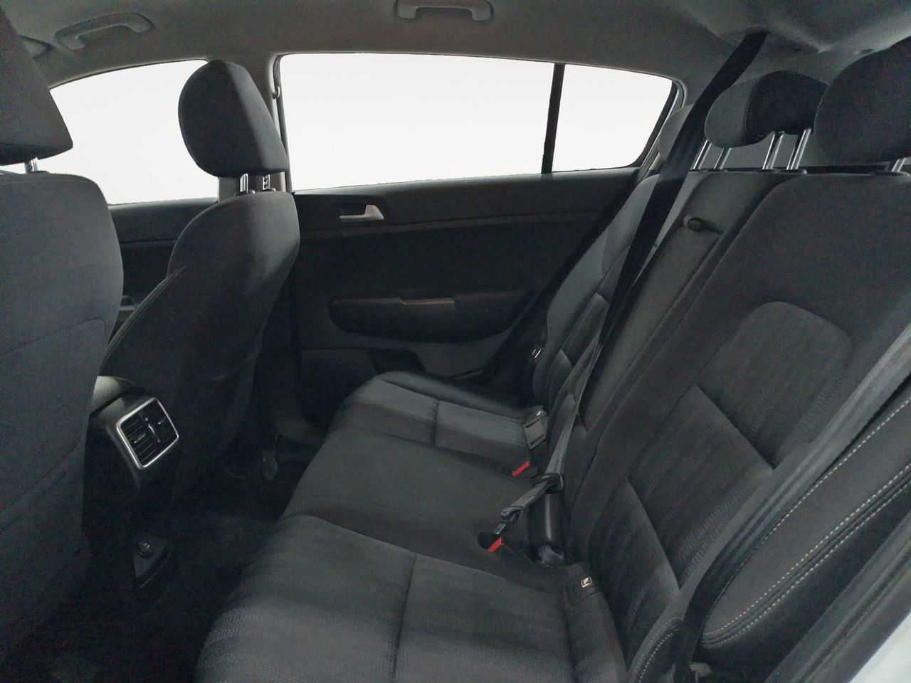 Kia Sportage 1.6 MHEV Business 4x4 - foto 12