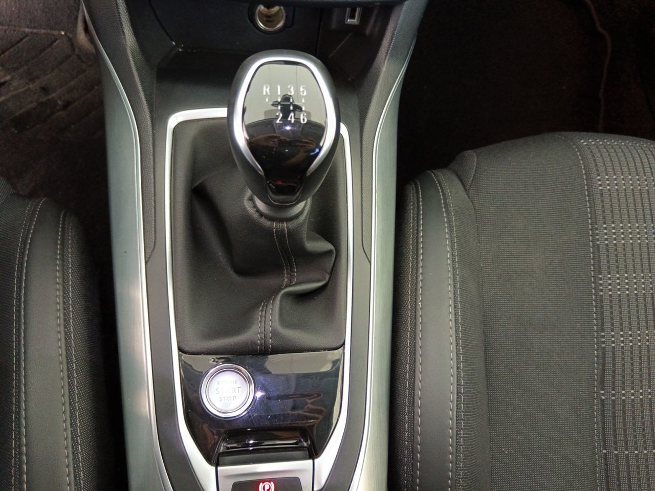 Peugeot 308 PureTech 130 Allure - foto 13