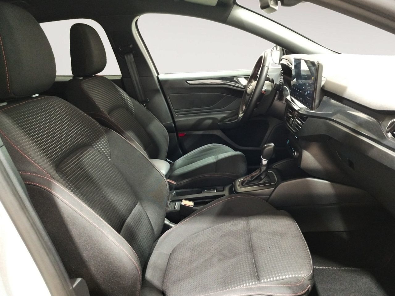 Ford Focus SportBreak 1.0 EcoBoost MHEV ST-Line - foto 10