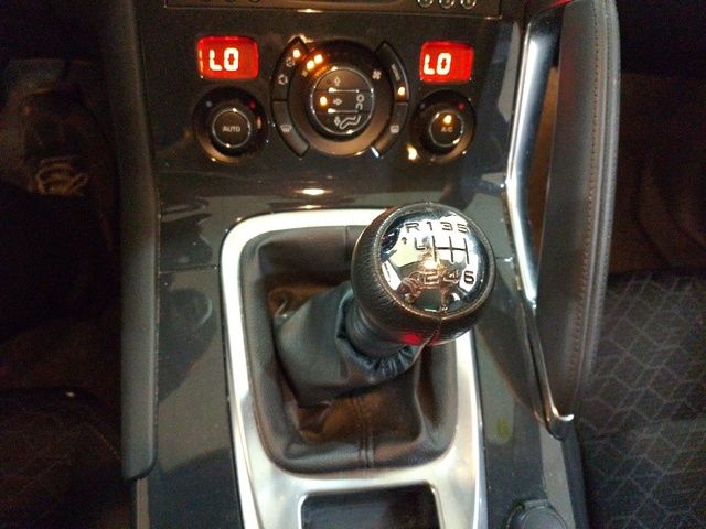 Peugeot 3008 1.2 PureTech Allure - foto 12