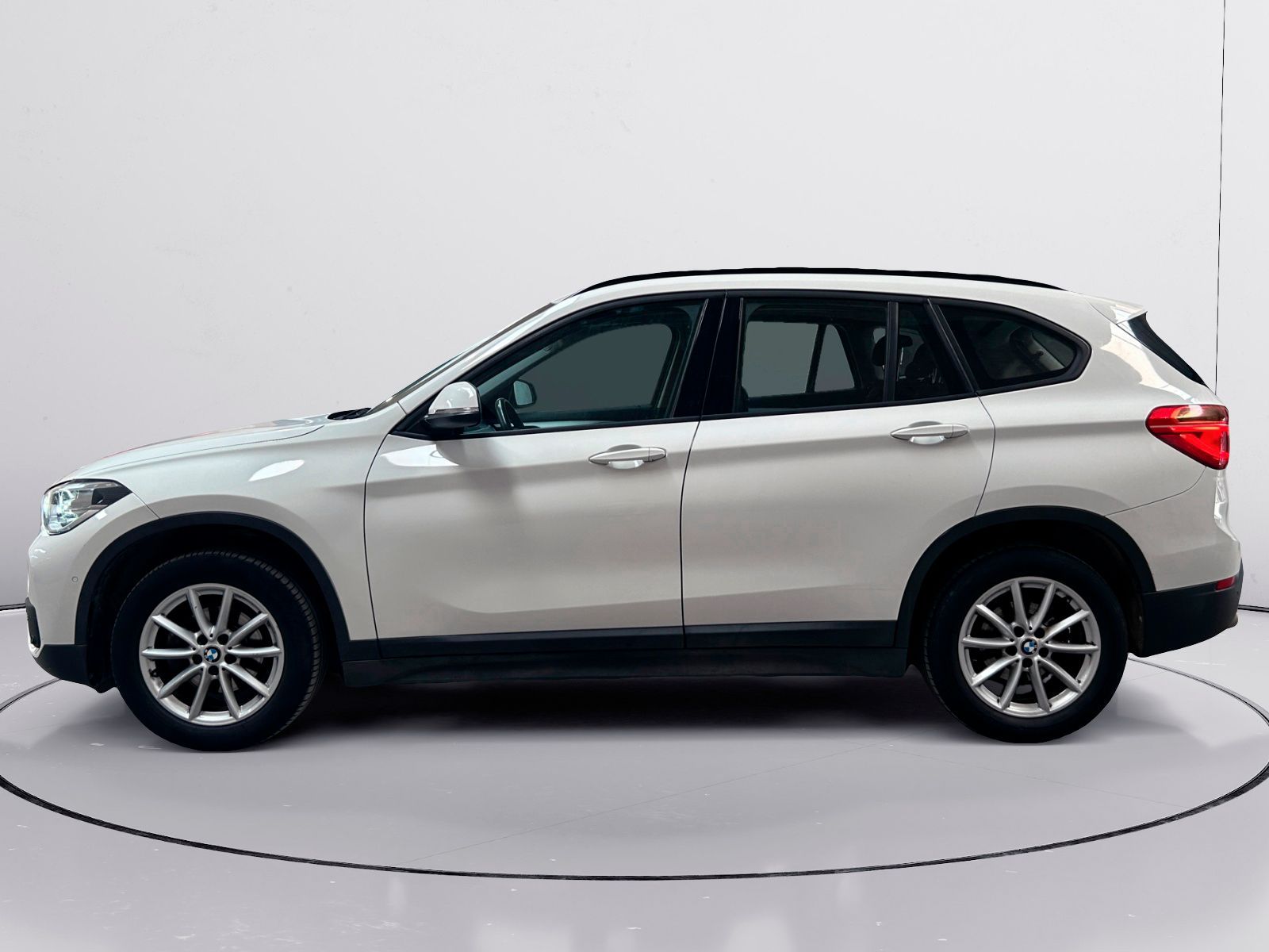 BMW X1 sDrive16d - foto 6
